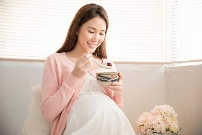 Bà bầu nên ăn yến vào tháng mấy?